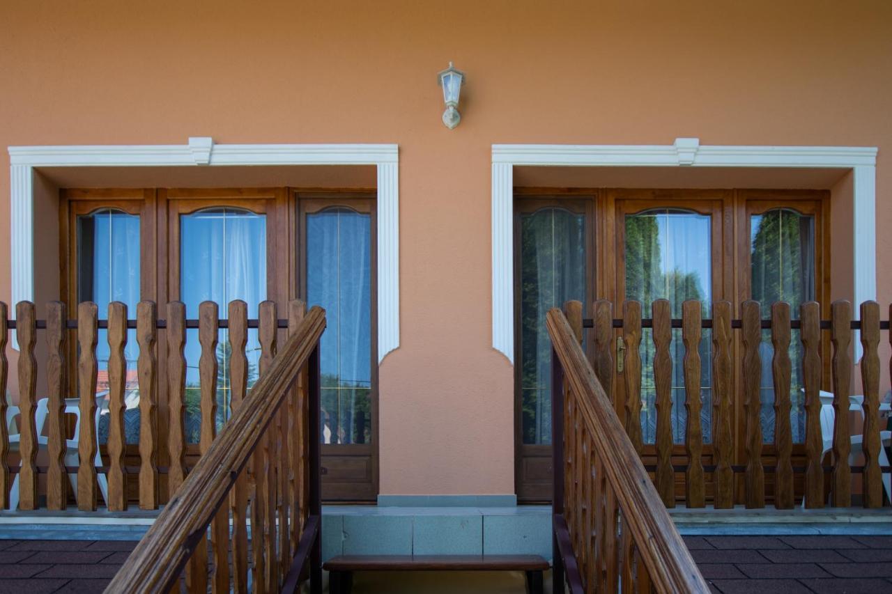 Akacfa 13 Apartman Zalakaros Ngoại thất bức ảnh